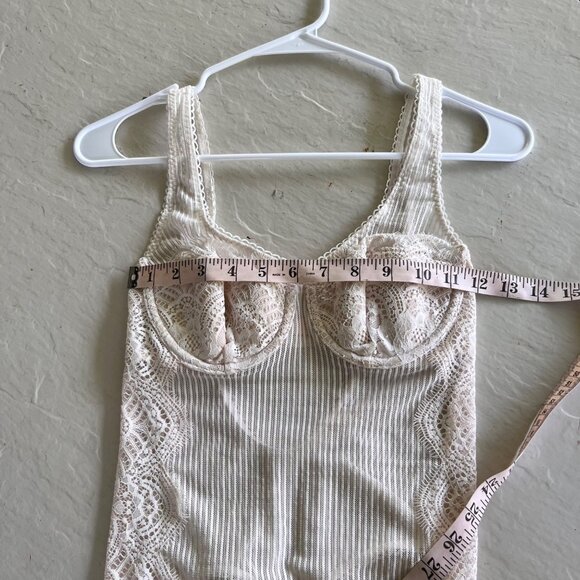 Victoria's Secret Dream Angels Cream Lace Teddy Bodysuit Size 32B - Picture 6 of 9